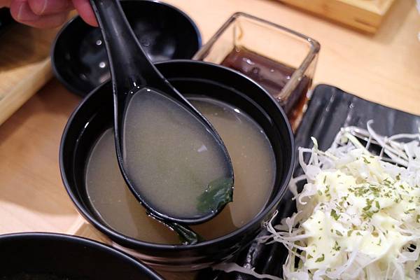 高雄左營區=<吃飽>五目坊(巨蛋店)~吃蛋包飯找五目坊、吃豬排找五目坊,少女心噴發的裙襬搖搖就在五目坊;要吃美食又要省錢就找巷弄!= 高雄左營區=<吃飽>五目坊(巨蛋店)~吃蛋包飯找五目坊、吃豬排找五目坊,少女心噴發的裙襬搖搖就在五目坊;要吃美食又要省錢就找巷弄!=