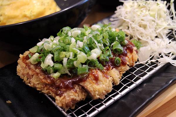 高雄左營區=<吃飽>五目坊(巨蛋店)~吃蛋包飯找五目坊、吃豬排找五目坊,少女心噴發的裙襬搖搖就在五目坊;要吃美食又要省錢就找巷弄!= 高雄左營區=<吃飽>五目坊(巨蛋店)~吃蛋包飯找五目坊、吃豬排找五目坊,少女心噴發的裙襬搖搖就在五目坊;要吃美食又要省錢就找巷弄!=