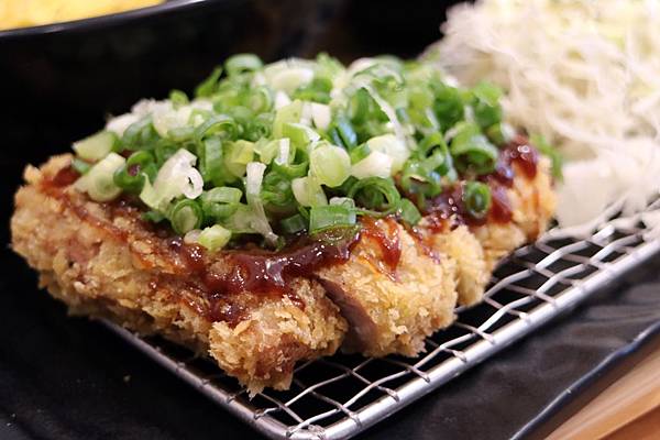 高雄左營區=<吃飽>五目坊(巨蛋店)~吃蛋包飯找五目坊、吃豬排找五目坊,少女心噴發的裙襬搖搖就在五目坊;要吃美食又要省錢就找巷弄!= 高雄左營區=<吃飽>五目坊(巨蛋店)~吃蛋包飯找五目坊、吃豬排找五目坊,少女心噴發的裙襬搖搖就在五目坊;要吃美食又要省錢就找巷弄!=