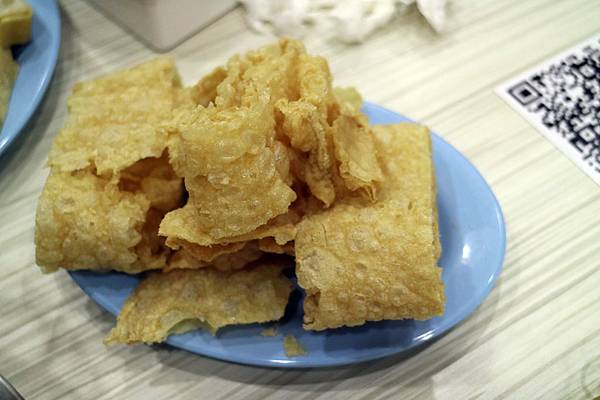 高雄鼓山區=<食>高美館牛肉火鍋~溫體牛肉新推薦*美術館附近的好美味*新鮮蔬果加上牛肉下去熬煮的鮮甜湯頭*美味不設限= 高雄鼓山區=<食>高美館牛肉火鍋~溫體牛肉新推薦*美術館附近的好美味*新鮮蔬果加上牛肉下去熬煮的鮮甜湯頭*美味不設限=