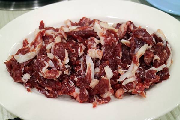 高雄鼓山區=<食>高美館牛肉火鍋~溫體牛肉新推薦*美術館附近的好美味*新鮮蔬果加上牛肉下去熬煮的鮮甜湯頭*美味不設限= 高雄鼓山區=<食>高美館牛肉火鍋~溫體牛肉新推薦*美術館附近的好美味*新鮮蔬果加上牛肉下去熬煮的鮮甜湯頭*美味不設限=