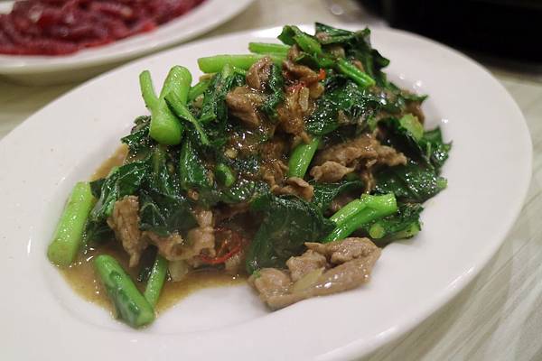 高雄鼓山區=<食>高美館牛肉火鍋~溫體牛肉新推薦*美術館附近的好美味*新鮮蔬果加上牛肉下去熬煮的鮮甜湯頭*美味不設限= 高雄鼓山區=<食>高美館牛肉火鍋~溫體牛肉新推薦*美術館附近的好美味*新鮮蔬果加上牛肉下去熬煮的鮮甜湯頭*美味不設限=