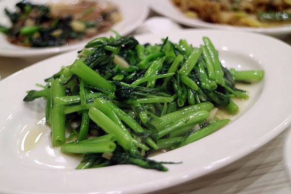 高雄鼓山區=<食>高美館牛肉火鍋~溫體牛肉新推薦*美術館附近的好美味*新鮮蔬果加上牛肉下去熬煮的鮮甜湯頭*美味不設限= 高雄鼓山區=<食>高美館牛肉火鍋~溫體牛肉新推薦*美術館附近的好美味*新鮮蔬果加上牛肉下去熬煮的鮮甜湯頭*美味不設限=