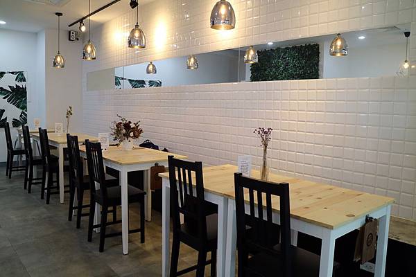 高雄左營區=<食>橋下早午餐~車水馬龍之中的小秘境*美味的早午餐*美得不像話的濃湯*早午餐推薦= 高雄左營區=<食>橋下早午餐~車水馬龍之中的小秘境*美味的早午餐*美得不像話的濃湯*早午餐推薦=