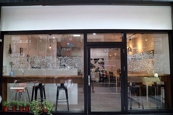 高雄左營區=<食>橋下早午餐~車水馬龍之中的小秘境*美味的早午餐*美得不像話的濃湯*早午餐推薦= 高雄左營區=<食>橋下早午餐~車水馬龍之中的小秘境*美味的早午餐*美得不像話的濃湯*早午餐推薦=