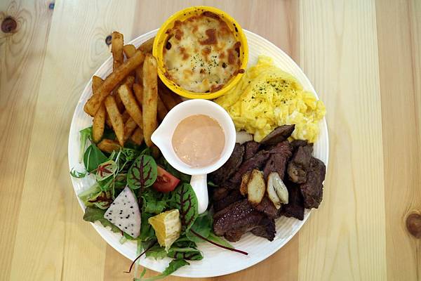 高雄左營區=<食>橋下早午餐~車水馬龍之中的小秘境*美味的早午餐*美得不像話的濃湯*早午餐推薦= 高雄左營區=<食>橋下早午餐~車水馬龍之中的小秘境*美味的早午餐*美得不像話的濃湯*早午餐推薦=