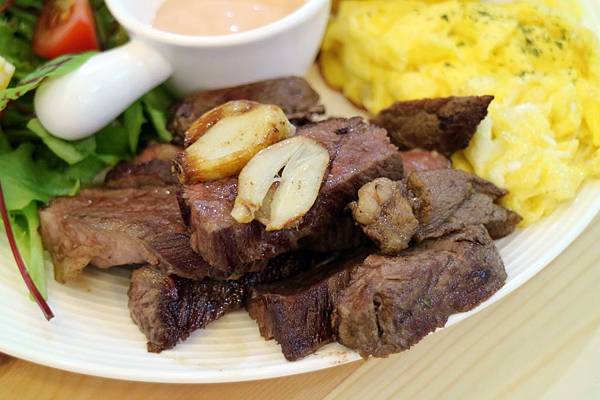 高雄左營區=<食>橋下早午餐~車水馬龍之中的小秘境*美味的早午餐*美得不像話的濃湯*早午餐推薦= 高雄左營區=<食>橋下早午餐~車水馬龍之中的小秘境*美味的早午餐*美得不像話的濃湯*早午餐推薦=