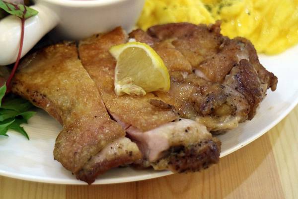 高雄左營區=<食>橋下早午餐~車水馬龍之中的小秘境*美味的早午餐*美得不像話的濃湯*早午餐推薦= 高雄左營區=<食>橋下早午餐~車水馬龍之中的小秘境*美味的早午餐*美得不像話的濃湯*早午餐推薦=