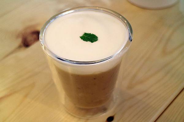 高雄左營區=<食>橋下早午餐~車水馬龍之中的小秘境*美味的早午餐*美得不像話的濃湯*早午餐推薦= 高雄左營區=<食>橋下早午餐~車水馬龍之中的小秘境*美味的早午餐*美得不像話的濃湯*早午餐推薦=