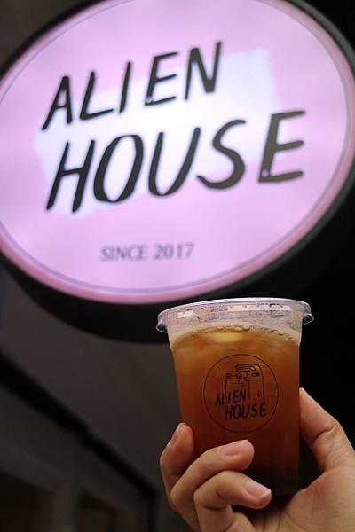 高雄苓雅區=<食>Alien House~網美打卡大片粉紅牆*外星人飲品好吸睛*紫薯黃薯當日現蒸*文化中心附近特色店家= 高雄苓雅區=<食>Alien House~網美打卡大片粉紅牆*外星人飲品好吸睛*紫薯黃薯當日現蒸*文化中心附近特色店家=