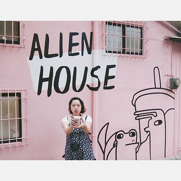 高雄苓雅區=<食>Alien House~網美打卡大片粉紅牆*外星人飲品好吸睛*紫薯黃薯當日現蒸*文化中心附近特色店家= 高雄苓雅區=<食>Alien House~網美打卡大片粉紅牆*外星人飲品好吸睛*紫薯黃薯當日現蒸*文化中心附近特色店家=