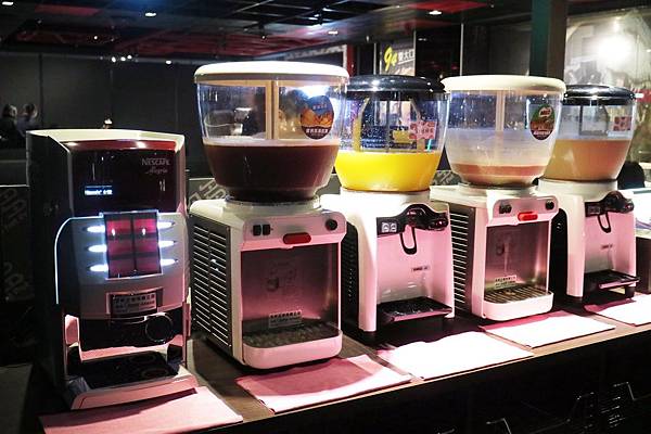 高雄前鎮區=<吃飽>肉多多火鍋店-三多店~肉肉控你還在等什麼?*吃肉吃到爽爽DER*多種肉品讓你吃*飲料、冰淇淋吃飽飽= 高雄前鎮區=<吃飽>肉多多火鍋店-三多店~肉肉控你還在等什麼?*吃肉吃到爽爽DER*多種肉品讓你吃*飲料、冰淇淋吃飽飽=