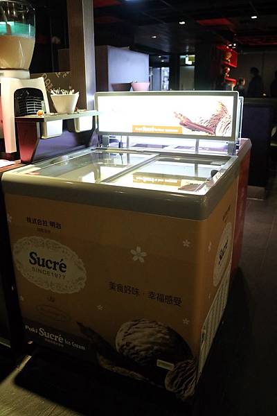 高雄前鎮區=<吃飽>肉多多火鍋店-三多店~肉肉控你還在等什麼?*吃肉吃到爽爽DER*多種肉品讓你吃*飲料、冰淇淋吃飽飽= 高雄前鎮區=<吃飽>肉多多火鍋店-三多店~肉肉控你還在等什麼?*吃肉吃到爽爽DER*多種肉品讓你吃*飲料、冰淇淋吃飽飽=