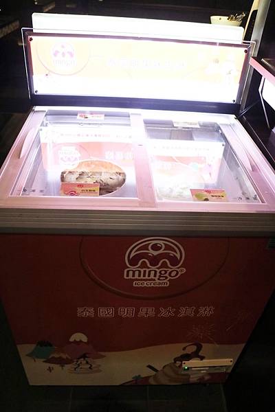 高雄前鎮區=<吃飽>肉多多火鍋店-三多店~肉肉控你還在等什麼?*吃肉吃到爽爽DER*多種肉品讓你吃*飲料、冰淇淋吃飽飽= 高雄前鎮區=<吃飽>肉多多火鍋店-三多店~肉肉控你還在等什麼?*吃肉吃到爽爽DER*多種肉品讓你吃*飲料、冰淇淋吃飽飽=