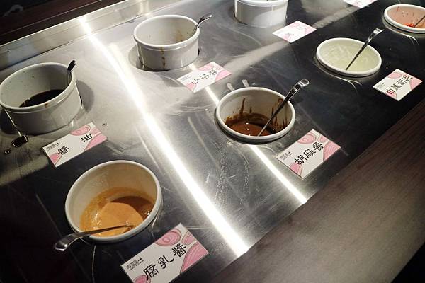 高雄前鎮區=<吃飽>肉多多火鍋店-三多店~肉肉控你還在等什麼?*吃肉吃到爽爽DER*多種肉品讓你吃*飲料、冰淇淋吃飽飽= 高雄前鎮區=<吃飽>肉多多火鍋店-三多店~肉肉控你還在等什麼?*吃肉吃到爽爽DER*多種肉品讓你吃*飲料、冰淇淋吃飽飽=