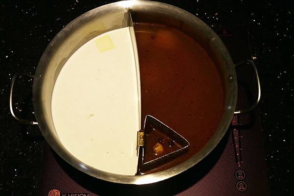 高雄前鎮區=<吃飽>肉多多火鍋店-三多店~肉肉控你還在等什麼?*吃肉吃到爽爽DER*多種肉品讓你吃*飲料、冰淇淋吃飽飽= 高雄前鎮區=<吃飽>肉多多火鍋店-三多店~肉肉控你還在等什麼?*吃肉吃到爽爽DER*多種肉品讓你吃*飲料、冰淇淋吃飽飽=