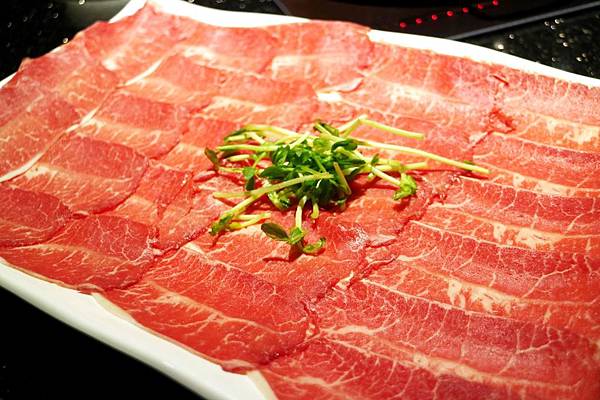 高雄前鎮區=<吃飽>肉多多火鍋店-三多店~肉肉控你還在等什麼?*吃肉吃到爽爽DER*多種肉品讓你吃*飲料、冰淇淋吃飽飽= 高雄前鎮區=<吃飽>肉多多火鍋店-三多店~肉肉控你還在等什麼?*吃肉吃到爽爽DER*多種肉品讓你吃*飲料、冰淇淋吃飽飽=