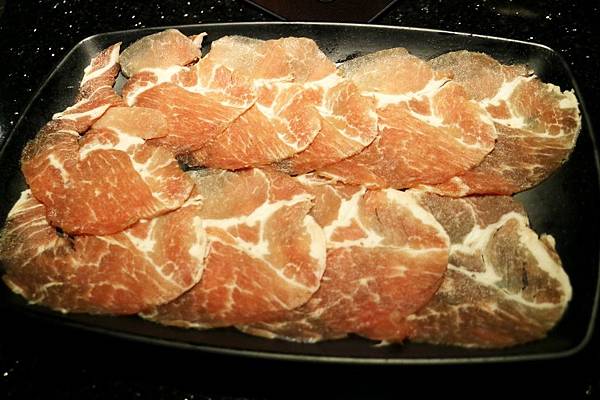 高雄前鎮區=<吃飽>肉多多火鍋店-三多店~肉肉控你還在等什麼?*吃肉吃到爽爽DER*多種肉品讓你吃*飲料、冰淇淋吃飽飽= 高雄前鎮區=<吃飽>肉多多火鍋店-三多店~肉肉控你還在等什麼?*吃肉吃到爽爽DER*多種肉品讓你吃*飲料、冰淇淋吃飽飽=