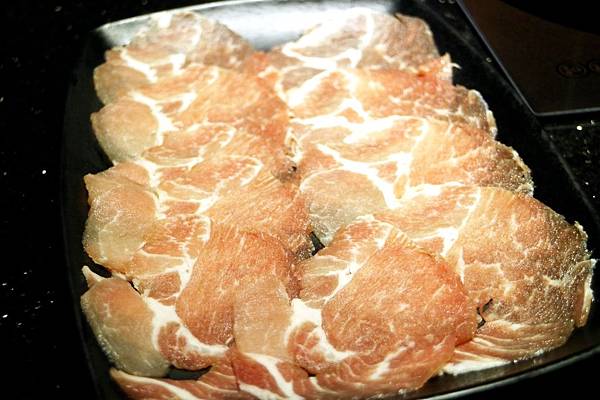 高雄前鎮區=<吃飽>肉多多火鍋店-三多店~肉肉控你還在等什麼?*吃肉吃到爽爽DER*多種肉品讓你吃*飲料、冰淇淋吃飽飽= 高雄前鎮區=<吃飽>肉多多火鍋店-三多店~肉肉控你還在等什麼?*吃肉吃到爽爽DER*多種肉品讓你吃*飲料、冰淇淋吃飽飽=