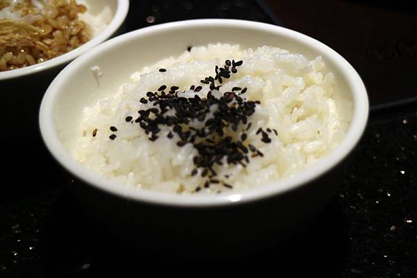 高雄前鎮區=<吃飽>肉多多火鍋店-三多店~肉肉控你還在等什麼?*吃肉吃到爽爽DER*多種肉品讓你吃*飲料、冰淇淋吃飽飽= 高雄前鎮區=<吃飽>肉多多火鍋店-三多店~肉肉控你還在等什麼?*吃肉吃到爽爽DER*多種肉品讓你吃*飲料、冰淇淋吃飽飽=