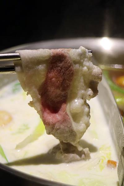 高雄前鎮區=<吃飽>肉多多火鍋店-三多店~肉肉控你還在等什麼?*吃肉吃到爽爽DER*多種肉品讓你吃*飲料、冰淇淋吃飽飽= 高雄前鎮區=<吃飽>肉多多火鍋店-三多店~肉肉控你還在等什麼?*吃肉吃到爽爽DER*多種肉品讓你吃*飲料、冰淇淋吃飽飽=