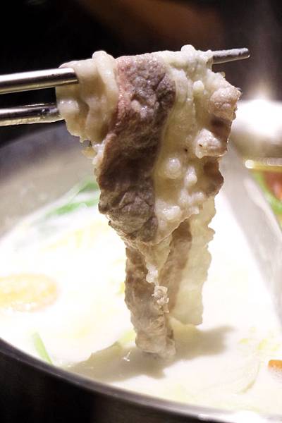 高雄前鎮區=<吃飽>肉多多火鍋店-三多店~肉肉控你還在等什麼?*吃肉吃到爽爽DER*多種肉品讓你吃*飲料、冰淇淋吃飽飽= 高雄前鎮區=<吃飽>肉多多火鍋店-三多店~肉肉控你還在等什麼?*吃肉吃到爽爽DER*多種肉品讓你吃*飲料、冰淇淋吃飽飽=