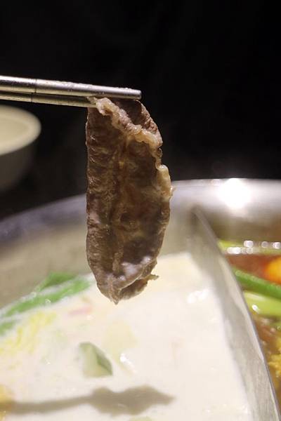 高雄前鎮區=<吃飽>肉多多火鍋店-三多店~肉肉控你還在等什麼?*吃肉吃到爽爽DER*多種肉品讓你吃*飲料、冰淇淋吃飽飽= 高雄前鎮區=<吃飽>肉多多火鍋店-三多店~肉肉控你還在等什麼?*吃肉吃到爽爽DER*多種肉品讓你吃*飲料、冰淇淋吃飽飽=