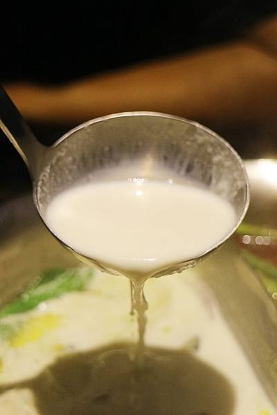 高雄前鎮區=<吃飽>肉多多火鍋店-三多店~肉肉控你還在等什麼?*吃肉吃到爽爽DER*多種肉品讓你吃*飲料、冰淇淋吃飽飽= 高雄前鎮區=<吃飽>肉多多火鍋店-三多店~肉肉控你還在等什麼?*吃肉吃到爽爽DER*多種肉品讓你吃*飲料、冰淇淋吃飽飽=