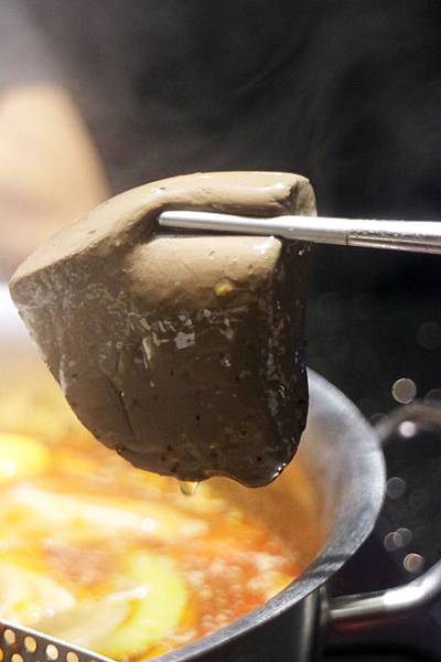 高雄前鎮區=<吃飽>肉多多火鍋店-三多店~肉肉控你還在等什麼?*吃肉吃到爽爽DER*多種肉品讓你吃*飲料、冰淇淋吃飽飽= 高雄前鎮區=<吃飽>肉多多火鍋店-三多店~肉肉控你還在等什麼?*吃肉吃到爽爽DER*多種肉品讓你吃*飲料、冰淇淋吃飽飽=