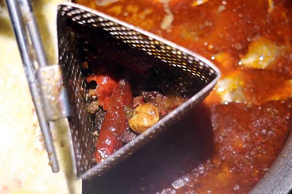 高雄前鎮區=<吃飽>肉多多火鍋店-三多店~肉肉控你還在等什麼?*吃肉吃到爽爽DER*多種肉品讓你吃*飲料、冰淇淋吃飽飽= 高雄前鎮區=<吃飽>肉多多火鍋店-三多店~肉肉控你還在等什麼?*吃肉吃到爽爽DER*多種肉品讓你吃*飲料、冰淇淋吃飽飽=