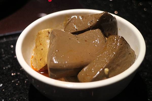 高雄前鎮區=<吃飽>肉多多火鍋店-三多店~肉肉控你還在等什麼?*吃肉吃到爽爽DER*多種肉品讓你吃*飲料、冰淇淋吃飽飽= 高雄前鎮區=<吃飽>肉多多火鍋店-三多店~肉肉控你還在等什麼?*吃肉吃到爽爽DER*多種肉品讓你吃*飲料、冰淇淋吃飽飽=