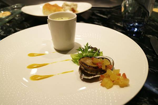 高雄前金區=<食>夏慕尼:新香榭鐵板燒~鐵板料理的佼佼者*服務滿分*炒飯必推*王品集團旗下的好美味= 高雄前金區=<食>夏慕尼:新香榭鐵板燒~鐵板料理的佼佼者*服務滿分*炒飯必推*王品集團旗下的好美味=