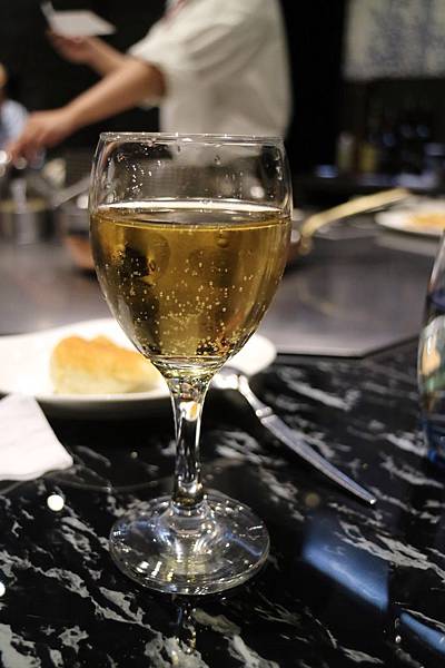 高雄前金區=<食>夏慕尼:新香榭鐵板燒~鐵板料理的佼佼者*服務滿分*炒飯必推*王品集團旗下的好美味= 高雄前金區=<食>夏慕尼:新香榭鐵板燒~鐵板料理的佼佼者*服務滿分*炒飯必推*王品集團旗下的好美味=