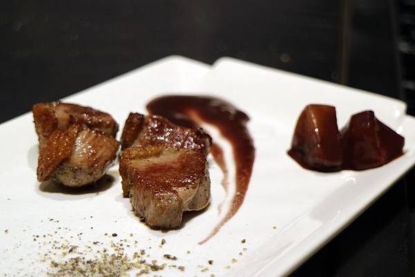 高雄前金區=<食>夏慕尼:新香榭鐵板燒~鐵板料理的佼佼者*服務滿分*炒飯必推*王品集團旗下的好美味= 高雄前金區=<食>夏慕尼:新香榭鐵板燒~鐵板料理的佼佼者*服務滿分*炒飯必推*王品集團旗下的好美味=