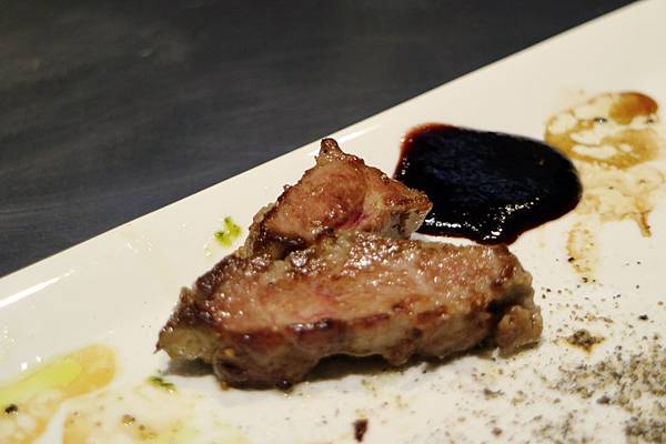 高雄前金區=<食>夏慕尼:新香榭鐵板燒~鐵板料理的佼佼者*服務滿分*炒飯必推*王品集團旗下的好美味= 高雄前金區=<食>夏慕尼:新香榭鐵板燒~鐵板料理的佼佼者*服務滿分*炒飯必推*王品集團旗下的好美味=