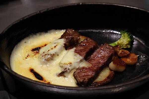 高雄前金區=<食>夏慕尼:新香榭鐵板燒~鐵板料理的佼佼者*服務滿分*炒飯必推*王品集團旗下的好美味= 高雄前金區=<食>夏慕尼:新香榭鐵板燒~鐵板料理的佼佼者*服務滿分*炒飯必推*王品集團旗下的好美味=