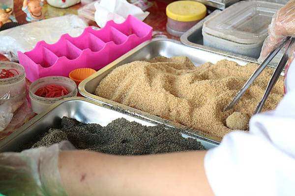 高雄左營區=<食>黃家手工客家麻糬~土地公爺爺庇佑的麻糬*最美味的台式下午茶*好吃不黏牙*左營散步小吃= 高雄左營區=<食>黃家手工客家麻糬~土地公爺爺庇佑的麻糬*最美味的台式下午茶*好吃不黏牙*左營散步小吃=