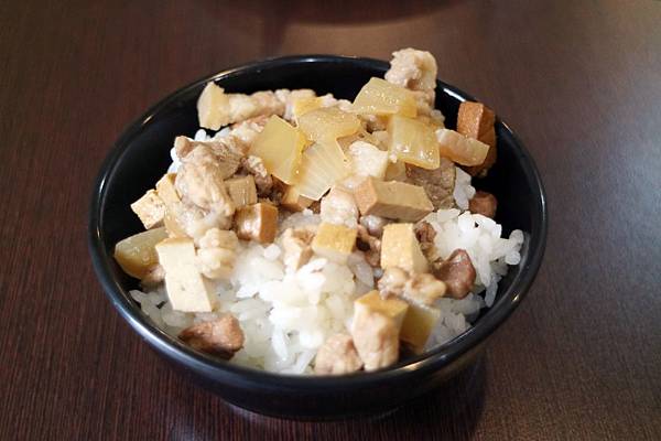 高雄鳳山區=<吃飽>享熊火鍋~鳳山平價火鍋推薦*小清新的平價火鍋*冬瓜茶、滷肉飯、冰淇淋吃到飽*不限時間好自在= 高雄鳳山區=<吃飽>享熊火鍋~鳳山平價火鍋推薦*小清新的平價火鍋*冬瓜茶、滷肉飯、冰淇淋吃到飽*不限時間好自在=