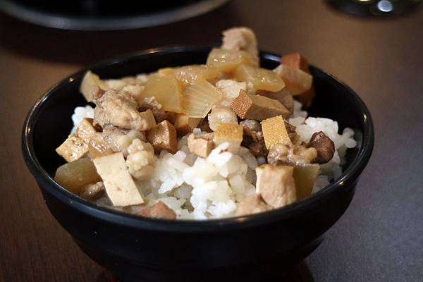 高雄鳳山區=<吃飽>享熊火鍋~鳳山平價火鍋推薦*小清新的平價火鍋*冬瓜茶、滷肉飯、冰淇淋吃到飽*不限時間好自在= 高雄鳳山區=<吃飽>享熊火鍋~鳳山平價火鍋推薦*小清新的平價火鍋*冬瓜茶、滷肉飯、冰淇淋吃到飽*不限時間好自在=