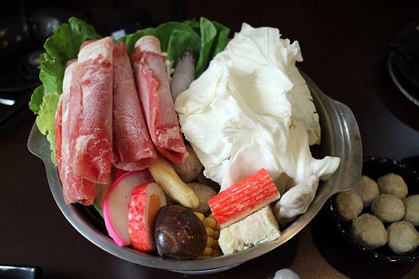 高雄鳳山區=<吃飽>享熊火鍋~鳳山平價火鍋推薦*小清新的平價火鍋*冬瓜茶、滷肉飯、冰淇淋吃到飽*不限時間好自在= 高雄鳳山區=<吃飽>享熊火鍋~鳳山平價火鍋推薦*小清新的平價火鍋*冬瓜茶、滷肉飯、冰淇淋吃到飽*不限時間好自在=