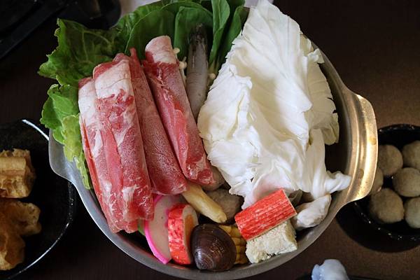 高雄鳳山區=<吃飽>享熊火鍋~鳳山平價火鍋推薦*小清新的平價火鍋*冬瓜茶、滷肉飯、冰淇淋吃到飽*不限時間好自在= 高雄鳳山區=<吃飽>享熊火鍋~鳳山平價火鍋推薦*小清新的平價火鍋*冬瓜茶、滷肉飯、冰淇淋吃到飽*不限時間好自在=