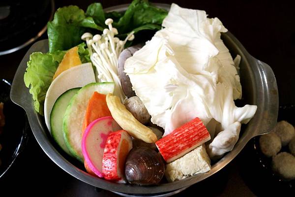 高雄鳳山區=<吃飽>享熊火鍋~鳳山平價火鍋推薦*小清新的平價火鍋*冬瓜茶、滷肉飯、冰淇淋吃到飽*不限時間好自在= 高雄鳳山區=<吃飽>享熊火鍋~鳳山平價火鍋推薦*小清新的平價火鍋*冬瓜茶、滷肉飯、冰淇淋吃到飽*不限時間好自在=