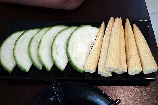 高雄鳳山區=<吃飽>享熊火鍋~鳳山平價火鍋推薦*小清新的平價火鍋*冬瓜茶、滷肉飯、冰淇淋吃到飽*不限時間好自在= 高雄鳳山區=<吃飽>享熊火鍋~鳳山平價火鍋推薦*小清新的平價火鍋*冬瓜茶、滷肉飯、冰淇淋吃到飽*不限時間好自在=