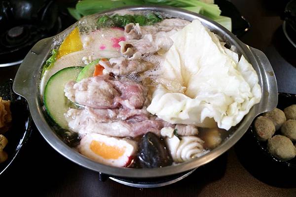 高雄鳳山區=<吃飽>享熊火鍋~鳳山平價火鍋推薦*小清新的平價火鍋*冬瓜茶、滷肉飯、冰淇淋吃到飽*不限時間好自在= 高雄鳳山區=<吃飽>享熊火鍋~鳳山平價火鍋推薦*小清新的平價火鍋*冬瓜茶、滷肉飯、冰淇淋吃到飽*不限時間好自在=