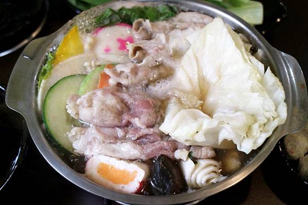 高雄鳳山區=<吃飽>享熊火鍋~鳳山平價火鍋推薦*小清新的平價火鍋*冬瓜茶、滷肉飯、冰淇淋吃到飽*不限時間好自在= 高雄鳳山區=<吃飽>享熊火鍋~鳳山平價火鍋推薦*小清新的平價火鍋*冬瓜茶、滷肉飯、冰淇淋吃到飽*不限時間好自在=