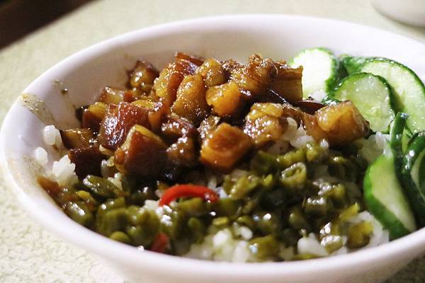 高雄三民區=<食>黃家米糕(自強市場店)~公猜130，婆猜110，實際吃完令人心驚驚！=