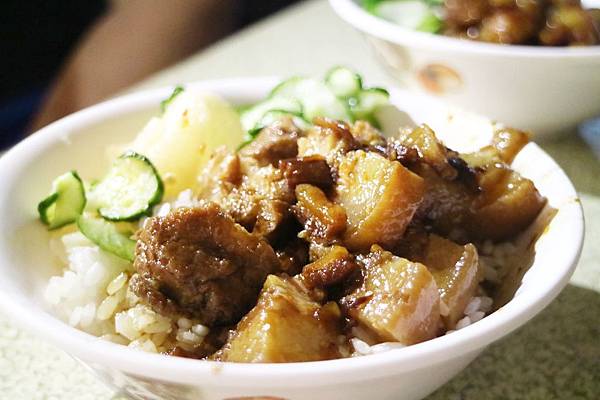 高雄三民區=<食>黃家米糕(自強市場店)~公猜130，婆猜110，實際吃完令人心驚驚！=