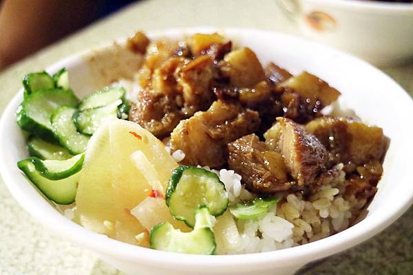 高雄三民區=<食>黃家米糕(自強市場店)~公猜130，婆猜110，實際吃完令人心驚驚！=