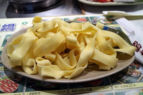 高雄三民區=<食>陶軒涮涮鍋(自強店)~真材實料,怪不得每到用餐時間就人潮滿滿滿= 高雄三民區=<食>陶軒涮涮鍋(自強店)~真材實料,怪不得每到用餐時間就人潮滿滿滿=