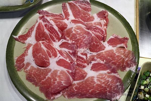 高雄三民區=<食>陶軒涮涮鍋(自強店)~真材實料,怪不得每到用餐時間就人潮滿滿滿= 高雄三民區=<食>陶軒涮涮鍋(自強店)~真材實料,怪不得每到用餐時間就人潮滿滿滿=